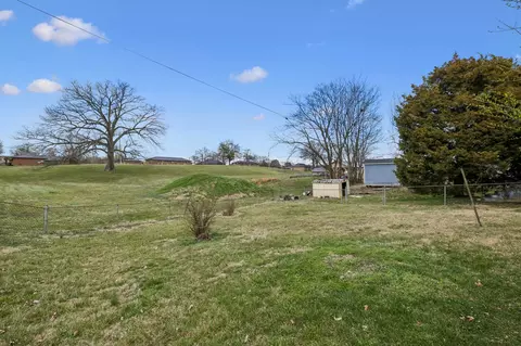 Exterior - 600 10th Ave E, Springfield, TN 37172 photo 11 of 11