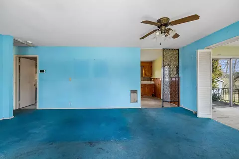 Living - 600 10th Ave E, Springfield, TN 37172 photo 1 of 6