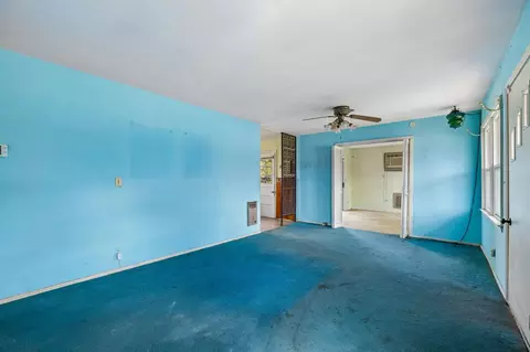 Living - 600 10th Ave E, Springfield, TN 37172 photo 2 of 6