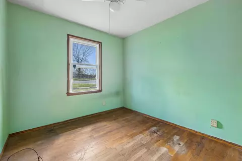 Bedroom - 600 10th Ave E, Springfield, TN 37172 photo 2 of 5