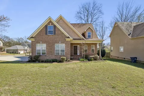 813 Royal Oaks Dr, Mount Juliet, TN 37122