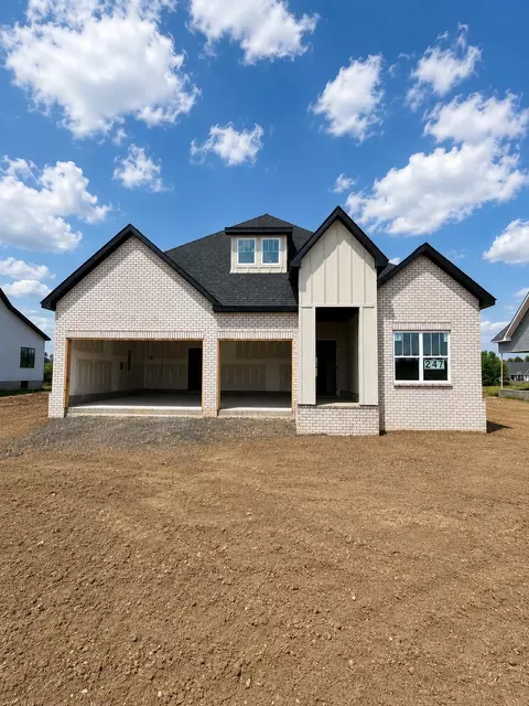 214 Low Plains Ln, Clarksville, TN 37043