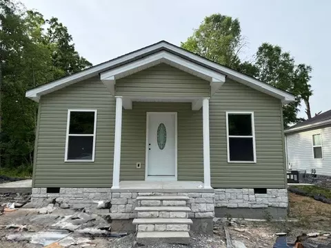 604 Decherd St E, Tullahoma, TN 37388