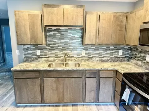 Kitchen - 604 Decherd St E, Tullahoma, TN 37388 photo 3 of 4