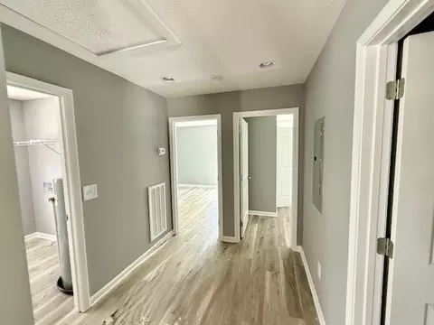 Entry Way - 604 Decherd St E, Tullahoma, TN 37388 photo 1 of 1