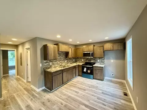 Kitchen - 604 Decherd St E, Tullahoma, TN 37388 photo 1 of 4