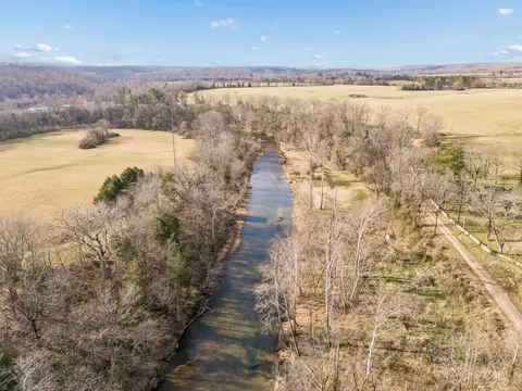 6200 Pinewood Rd, Nunnelly, TN 37137