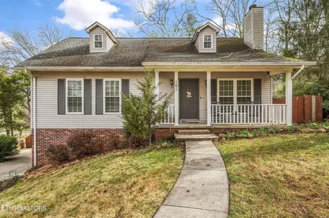 101 Hooper Ct, Oak Ridge, TN 37830
