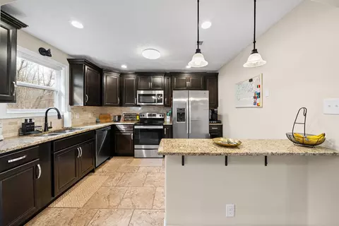 656 Deer Ridge Dr, Clarksville, TN 37042