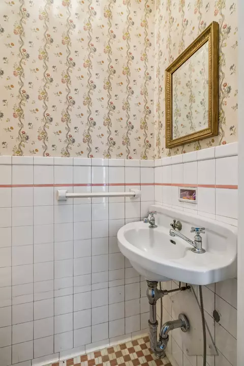 Bath - 1153 E Main St, Murfreesboro, TN 37130 photo 4 of 9