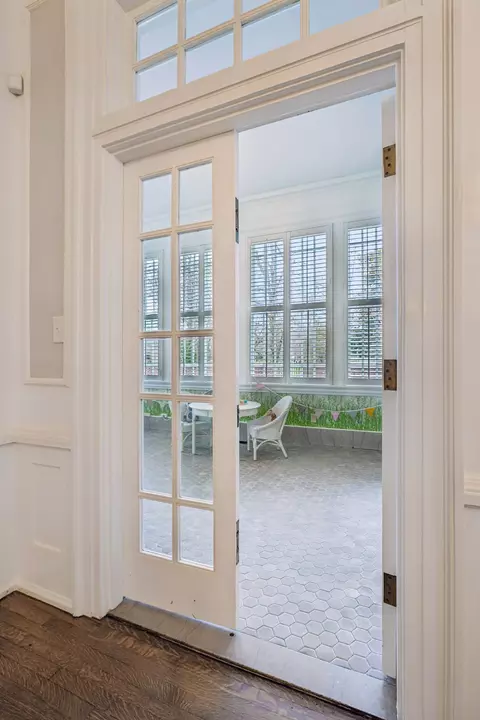 Entry Way - 1153 E Main St, Murfreesboro, TN 37130 photo 7 of 10