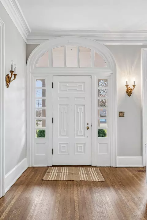 Entry Way - 1153 E Main St, Murfreesboro, TN 37130 photo 1 of 10