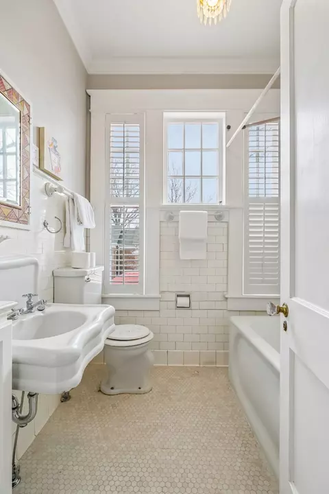 Bath - 1153 E Main St, Murfreesboro, TN 37130 photo 7 of 9