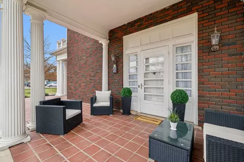 Exterior - 1153 E Main St, Murfreesboro, TN 37130 photo 5 of 9