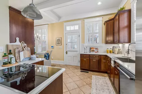 Kitchen - 1153 E Main St, Murfreesboro, TN 37130 photo 4 of 8