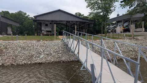1434 S River Front Dr, Clifton, TN 38425