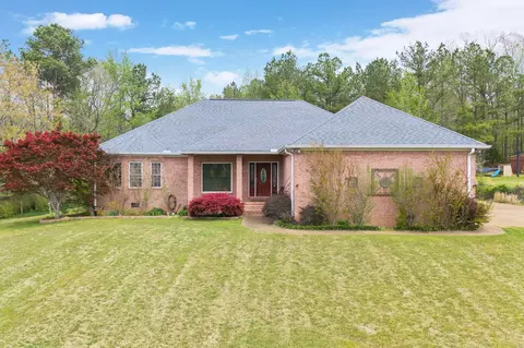 292 Eastern Shores Dr, Lexington, TN 38351