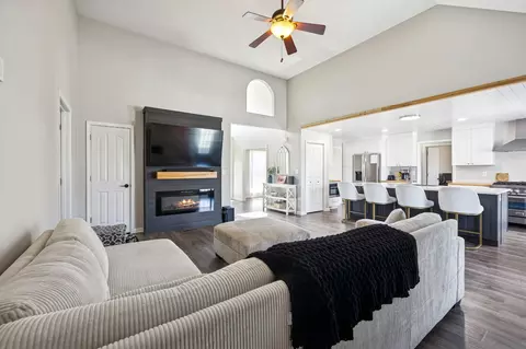 963 Beldon Station Ln, Clarksville, TN 37040