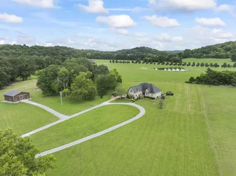 120 Wartrace Creek Rd, Wartrace, TN 37183