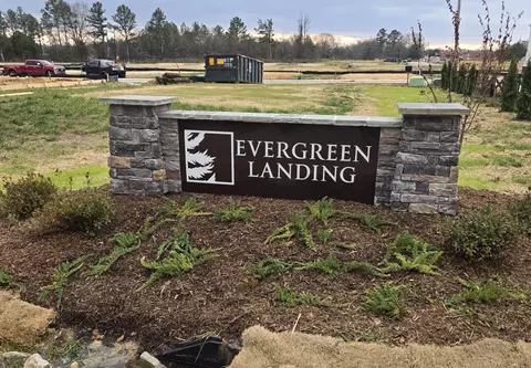 127 Evergreen Cir, Rossville, GA 30741