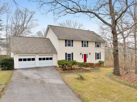 6 Stacey Cir, Signal Mountain, TN 37377