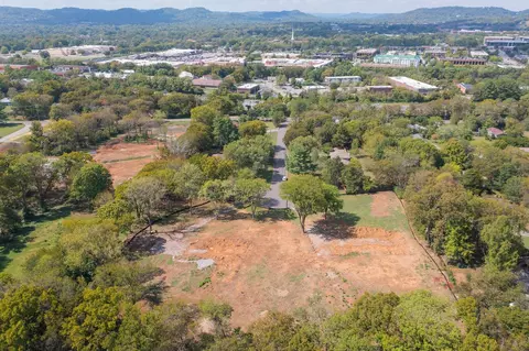9013 Karen Ct, Brentwood, TN 37027