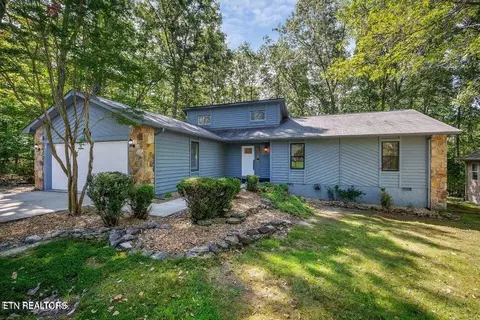 334 Lakeview Dr, Crossville, TN 38558