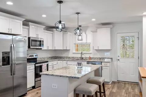 Kitchen - 283 Diane Loop, White Bluff, TN 37187 photo 2 of 6