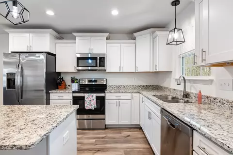 Kitchen - 283 Diane Loop, White Bluff, TN 37187 photo 4 of 6