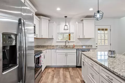 Kitchen - 283 Diane Loop, White Bluff, TN 37187 photo 3 of 6