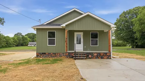 2317 E Lincoln St, Tullahoma, TN 37388