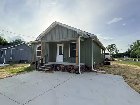 2317 E Lincoln St, Tullahoma, TN 37388