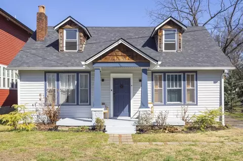 1011 Calvert St, Nashville, TN 37216