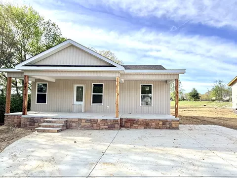 2313 E Lincoln St, Tullahoma, TN 37388