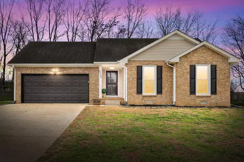 3208 S Senseney Cir S, Clarksville, TN 37042