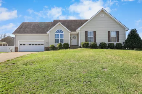 2355 Ellsworth Dr, Clarksville, TN 37043