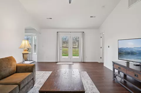 Entry Way - 206 Hickory Pointe, Dickson, TN 37055 photo 3 of 3