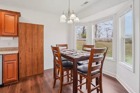 Dining - 206 Hickory Pointe, Dickson, TN 37055 photo 1 of 2