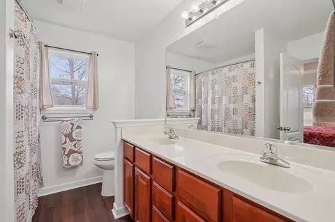 Bath - 206 Hickory Pointe, Dickson, TN 37055 photo 2 of 2