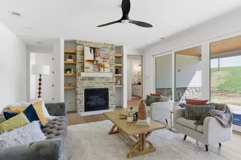 Living - 2176 Hogan Rd, Burns, TN 37029 photo 2 of 3