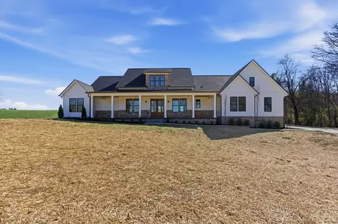 Exterior - 2176 Hogan Rd, Burns, TN 37029 photo 2 of 9