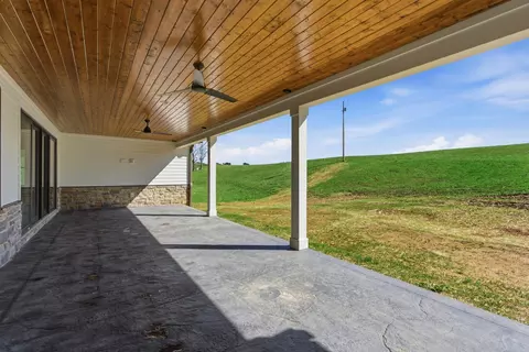 Exterior - 2176 Hogan Rd, Burns, TN 37029 photo 6 of 9