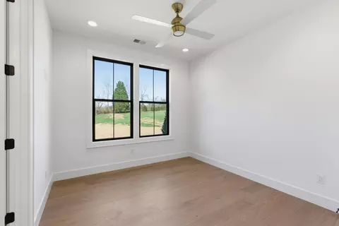 Bedroom - 2176 Hogan Rd, Burns, TN 37029 photo 4 of 9