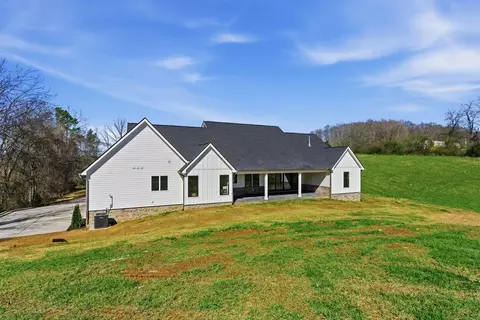 Exterior - 2176 Hogan Rd, Burns, TN 37029 photo 9 of 9