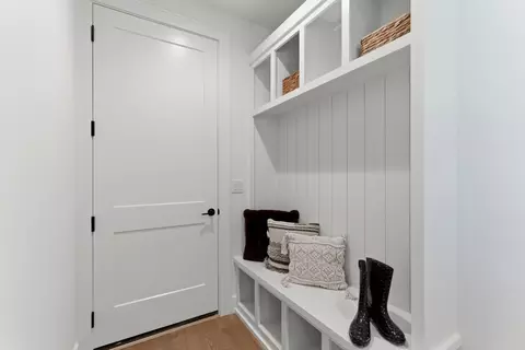 Entry Way - 2176 Hogan Rd, Burns, TN 37029 photo 2 of 2