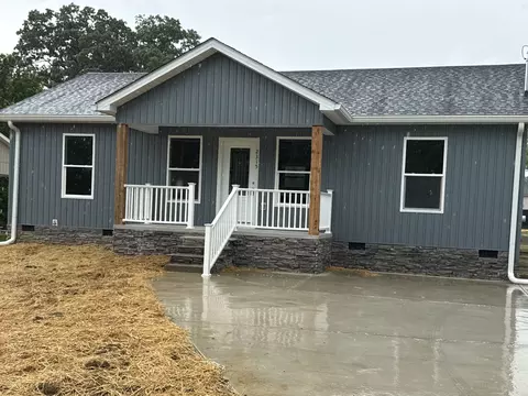 2315 E Lincoln St, Tullahoma, TN 37388