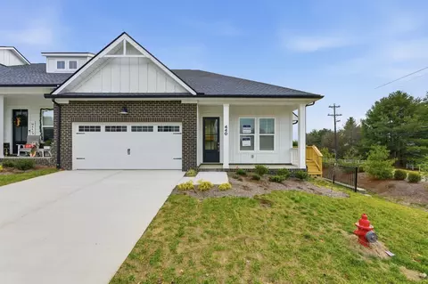 440 Buckwood Ave W, Thompsons Station, TN 37179