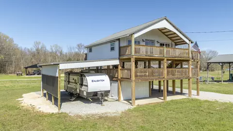 1082 Wc Pickett, Clifton, TN 38425