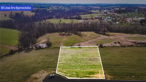 240 Daniel Ln, Westmoreland, TN 37186