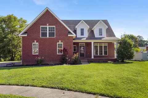 135 Weymouth Ct, Clarksville, TN 37043